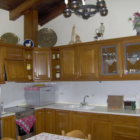 בית נופש Konti's Village House