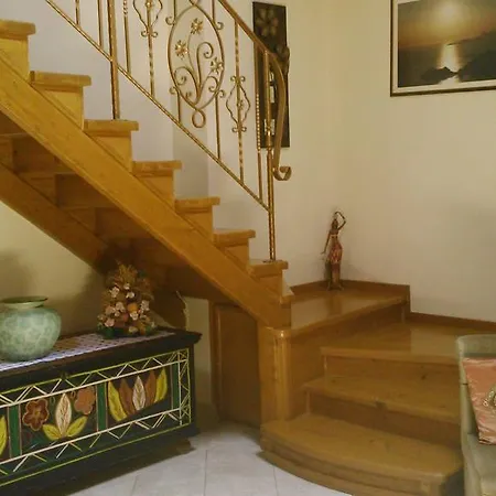 Konti's Village House פאלאוקסטריצה